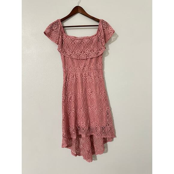 Almost Famous Off-The Shoulder Asymmetrical Lace Dress sz Medium - Picture 1 of 3